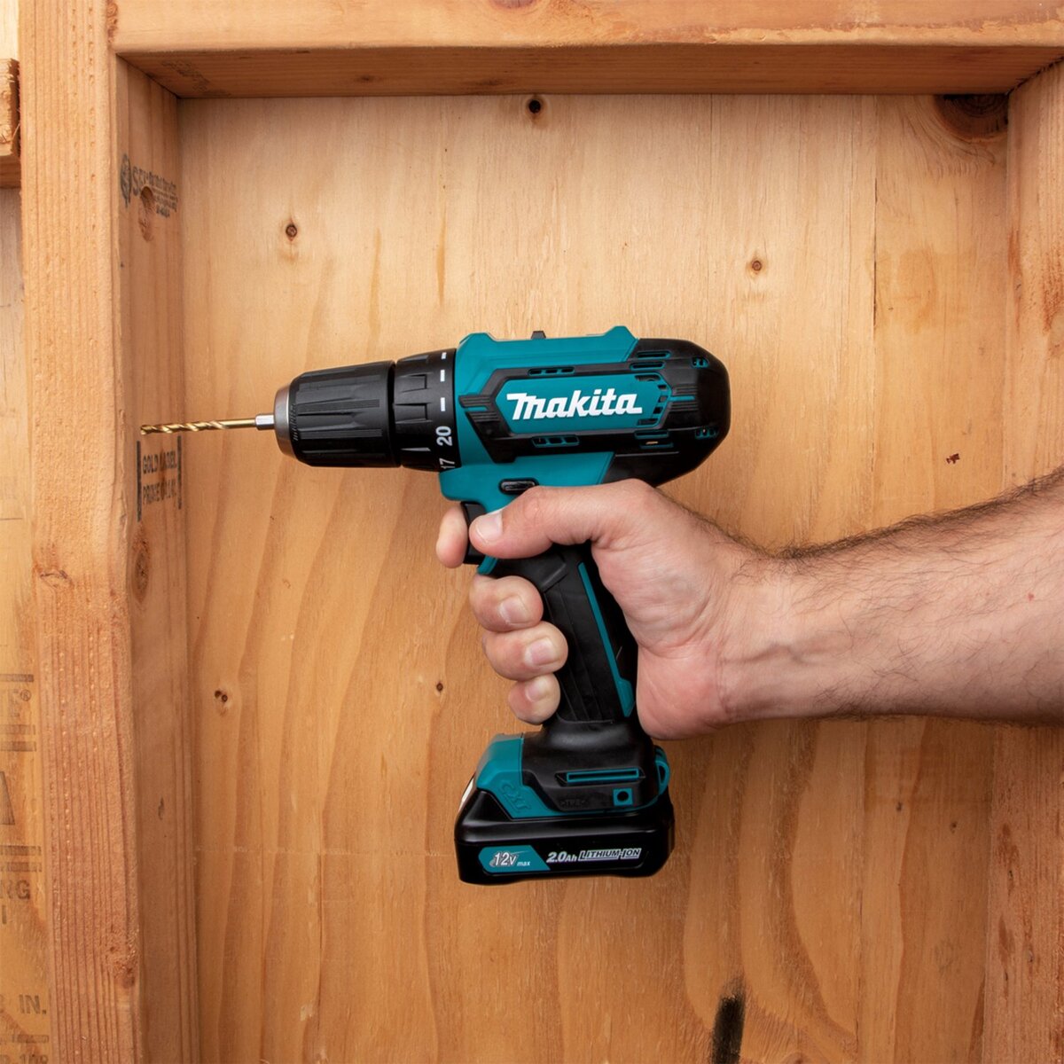 Makita akumulatorska bušilica DF333DWAE (12V,2.0Ah,Li-ion), 2 baterije, kofer, punjač