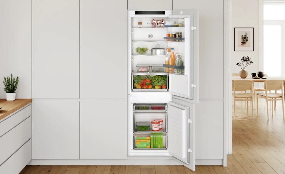 Bosch frižider KIV86VSE0