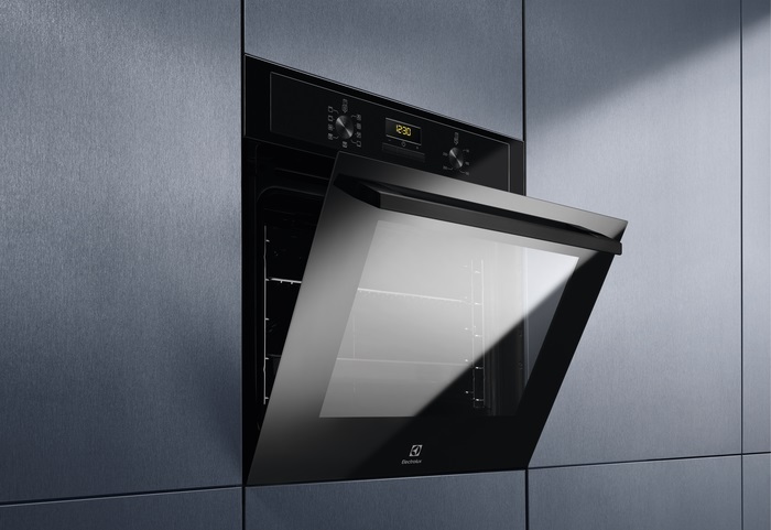 Electrolux pećnica EOF3H50BK