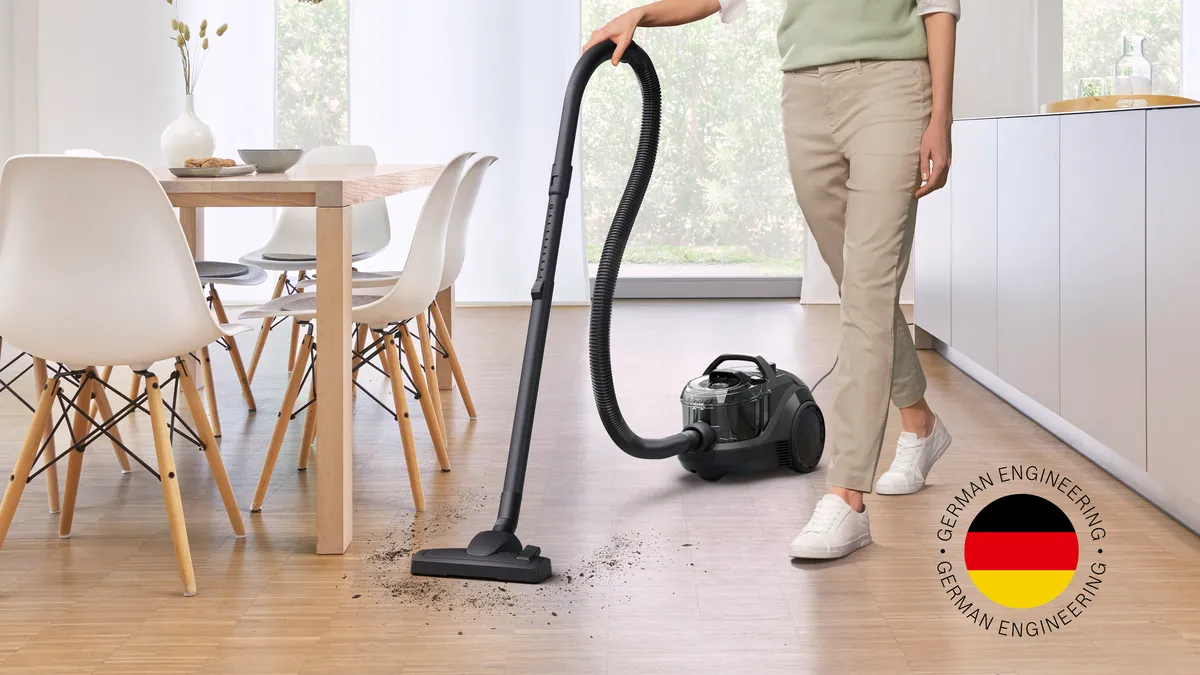 BOSCH usisavač BGC21X300; bez vrećice; 550 W; Serie 4; Crna