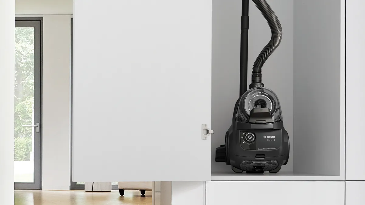 BOSCH usisavač BGC21X300; bez vrećice; 550 W; Serie 4; Crna