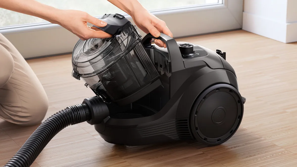 BOSCH usisavač BGC21X300; bez vrećice; 550 W; Serie 4; Crna
