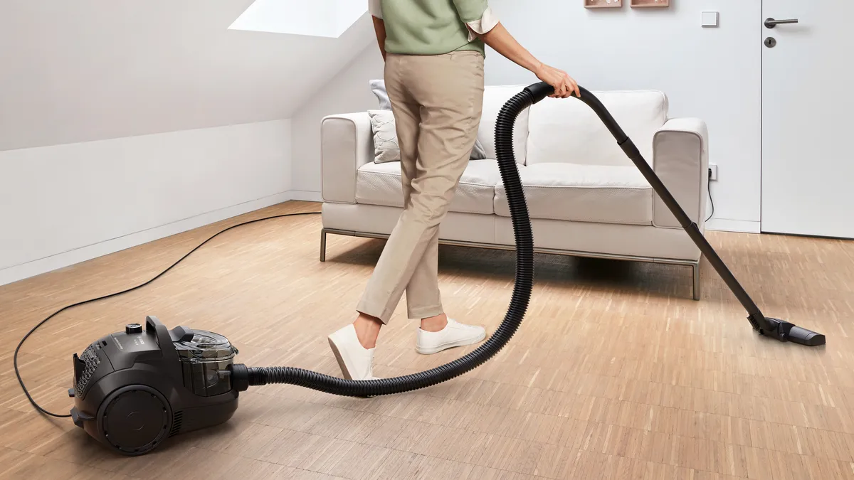 BOSCH usisavač BGC21X300; bez vrećice; 550 W; Serie 4; Crna