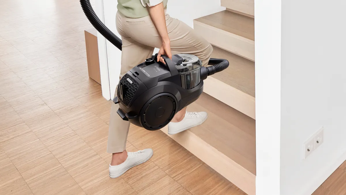 BOSCH usisivač BGC21X200 bez vrećice; 600 W; L posuda