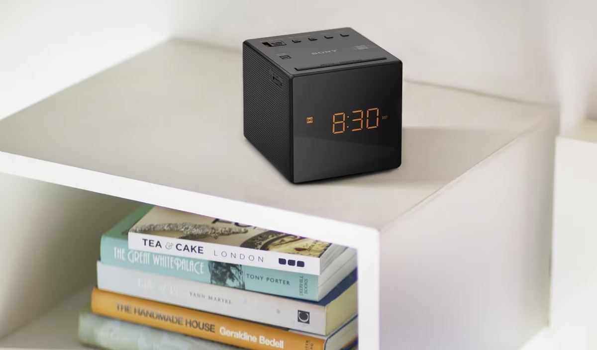 SONY radio alarm ICFC1, Crni