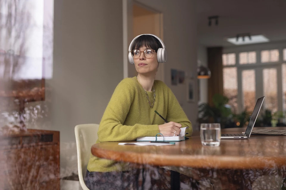 PHILIPS Bluetooth® slušalice TAH5209WT/00, Bijele