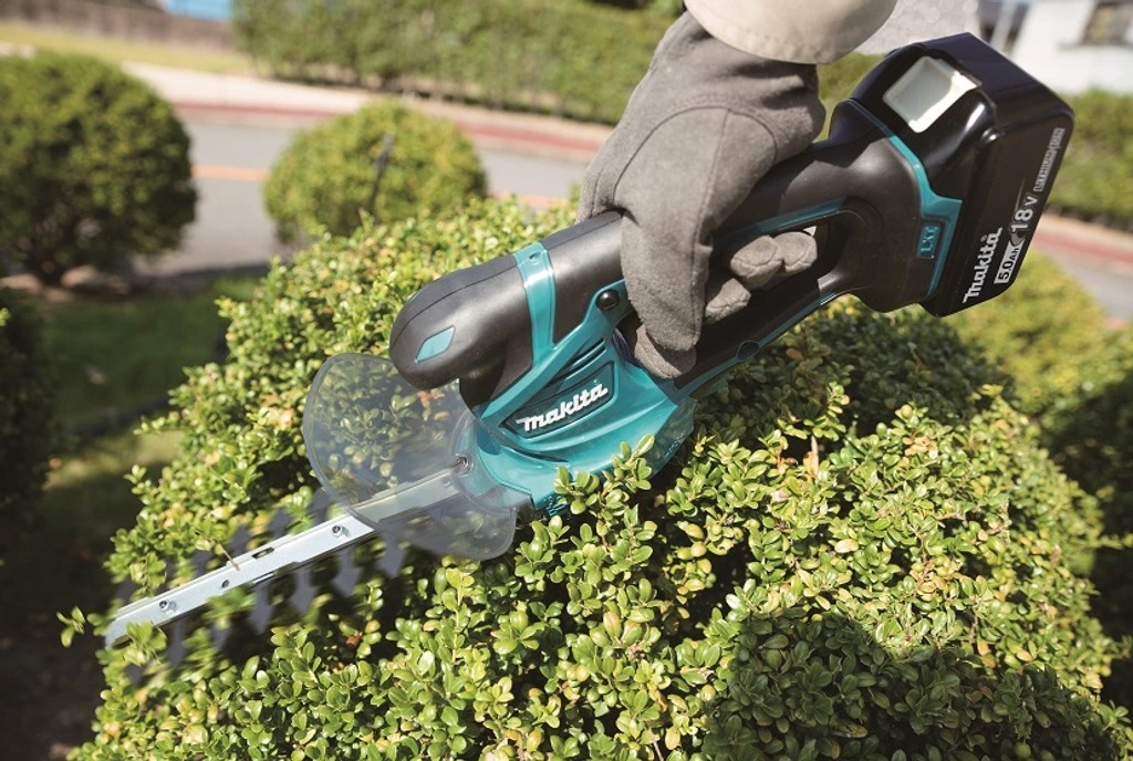 MAKITA akumulatorske škare za travu DUM111SYX (18 V, 110 mm)