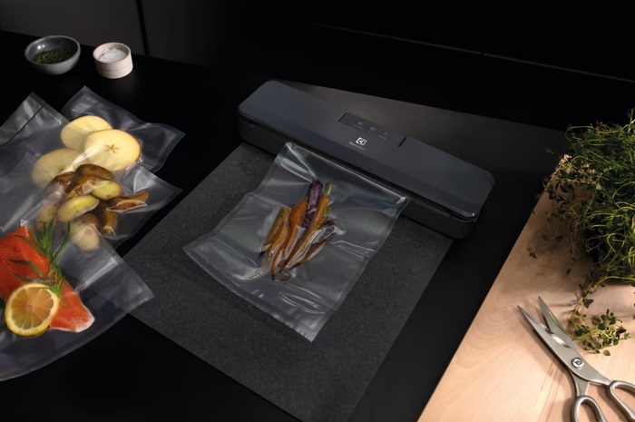 ELECTROLUX aparat za vakumiranje E4VS1-4AG