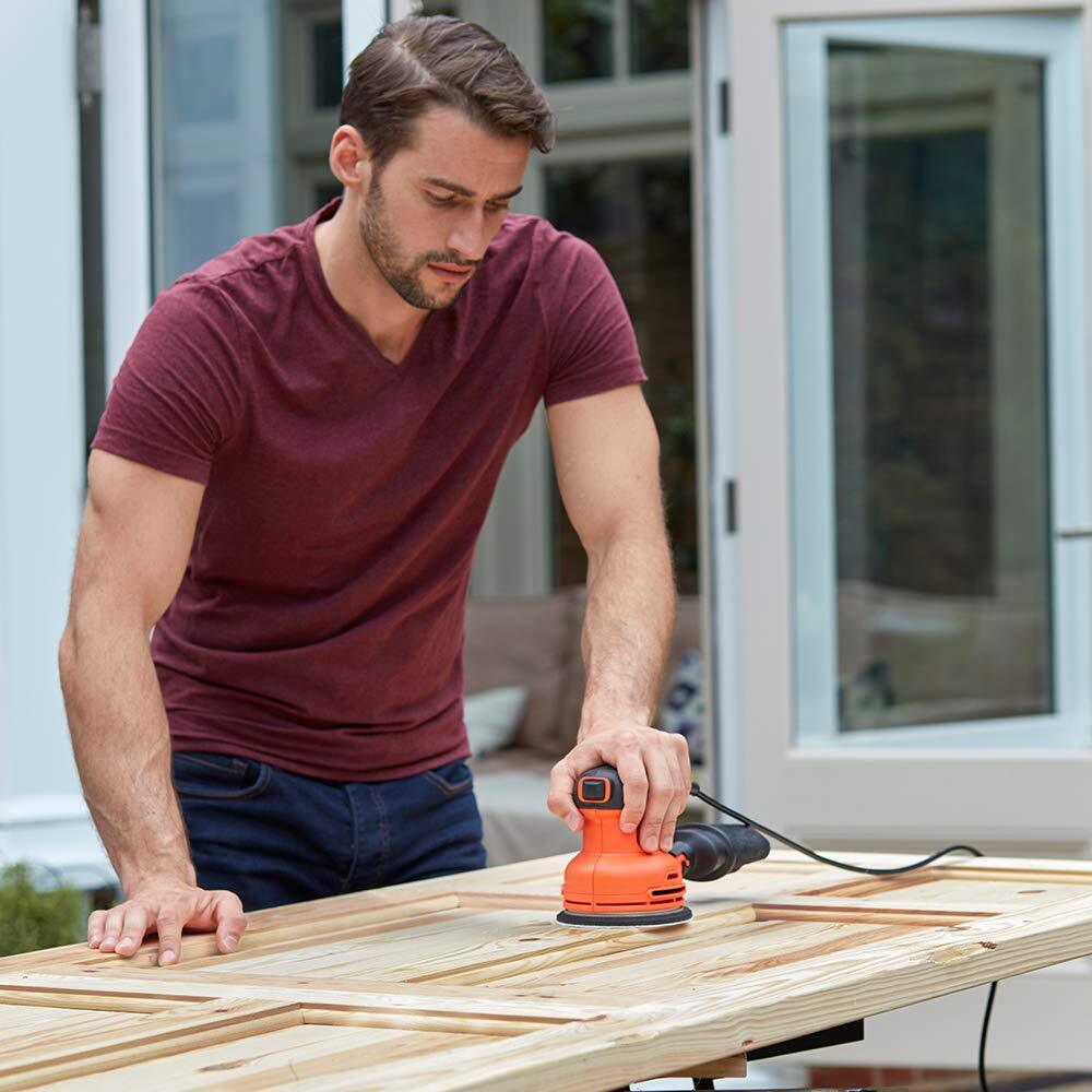 Black & Decker električna rotacijska brusilica BEW210