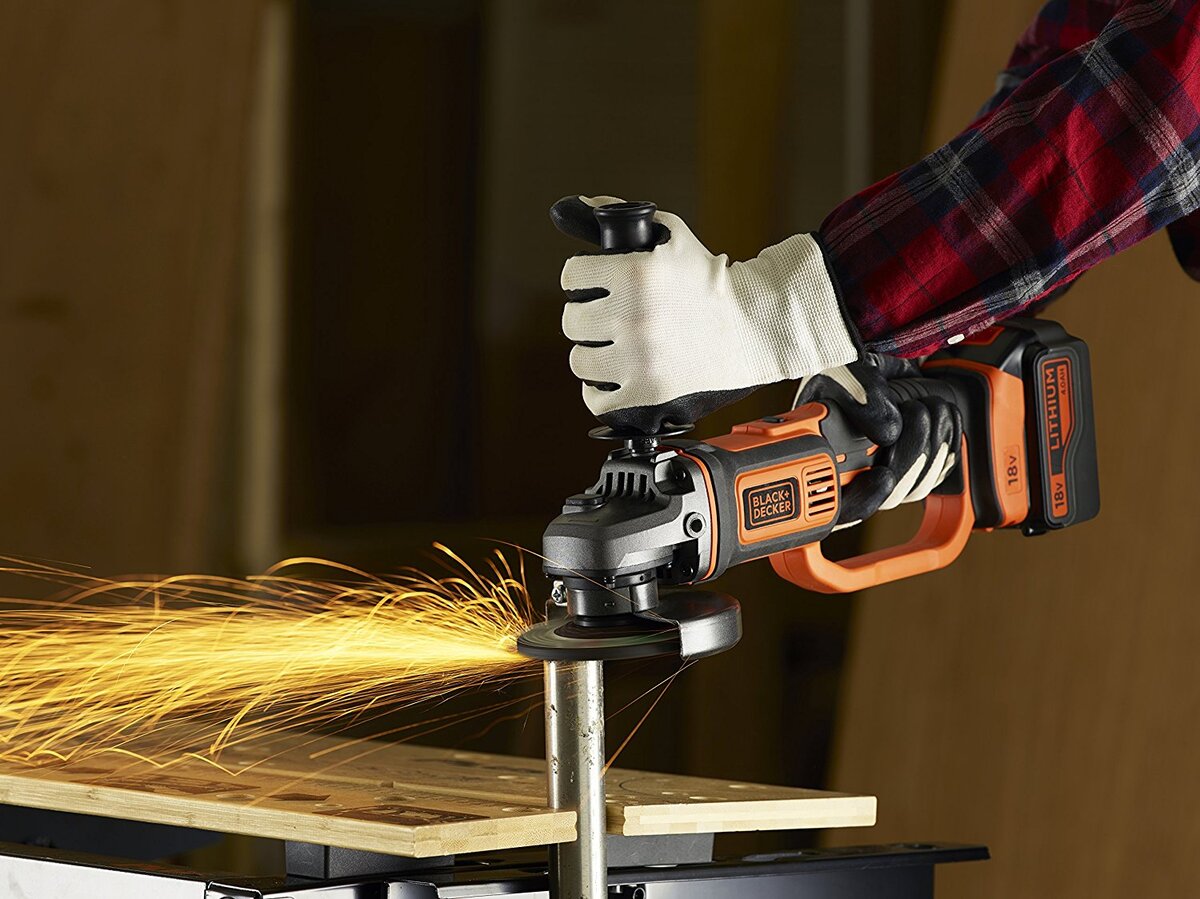 Black & Decker akumulatorska kutna brusilica 18 V, 1 akumulator, punjač - BCG720M1