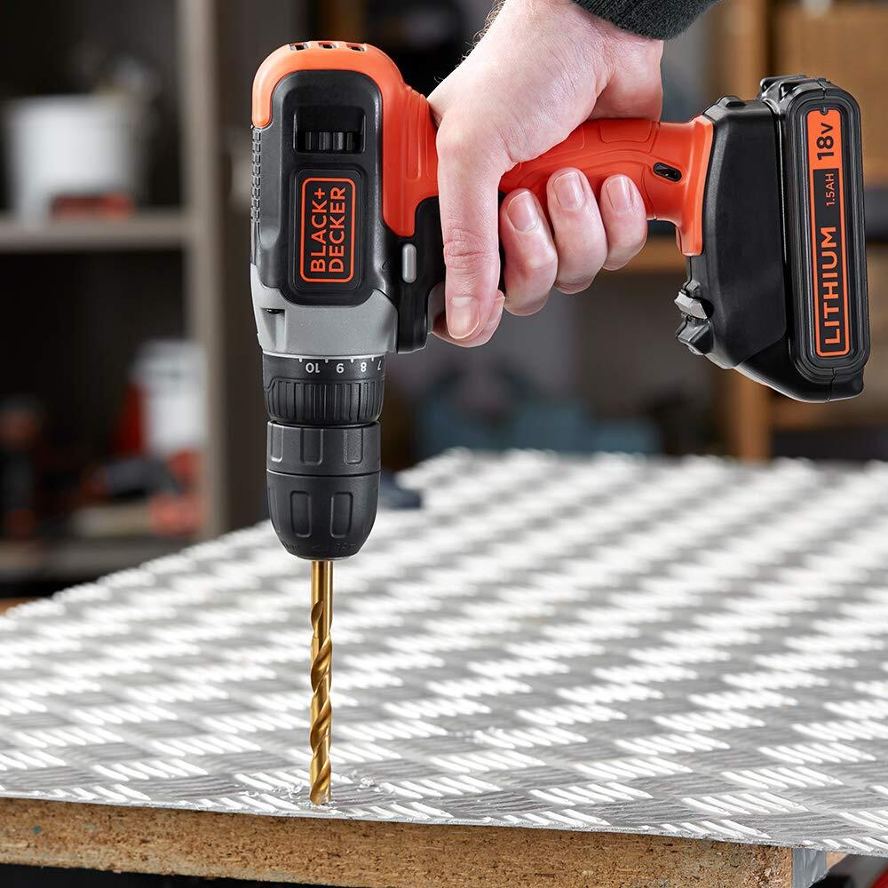 Black & Decker akumulatorska bušilica BCD001C1