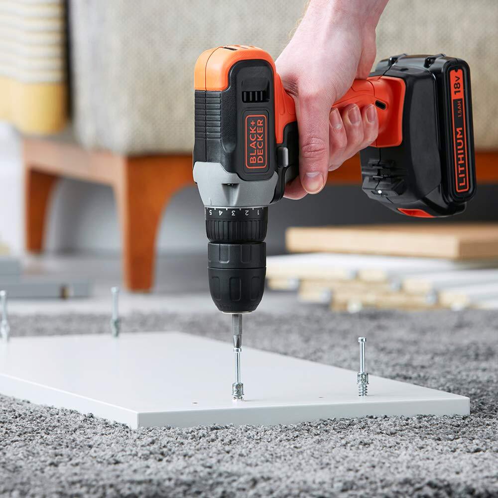 Black & Decker akumulatorska bušilica BCD001C1