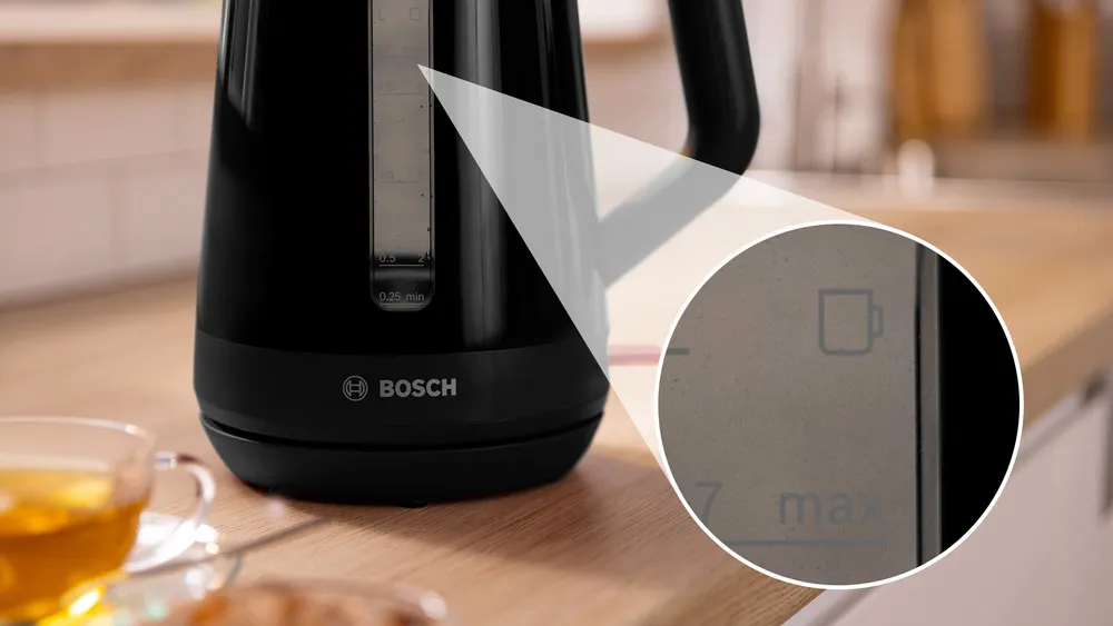 BOSCH kuhalo za vodu TWK1M123 MyMoment 1.7 lit.; 2400 W; Prekriveni grijač; Crna