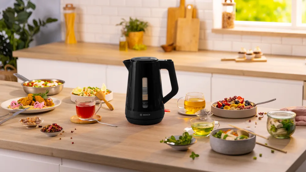BOSCH kuhalo za vodu TWK1M123 MyMoment 1.7 lit.; 2400 W; Prekriveni grijač; Crna