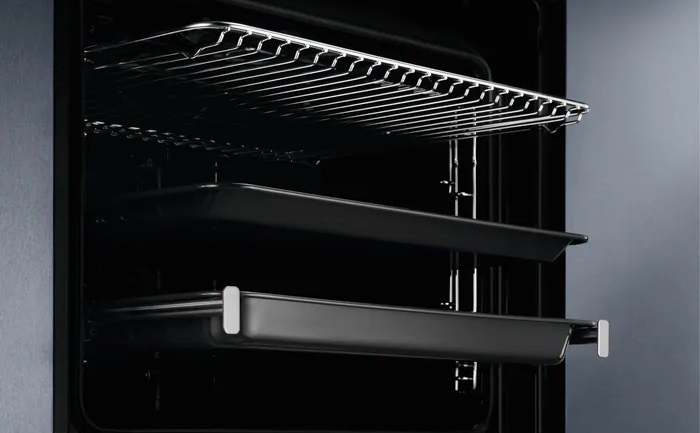 Electrolux pećnica COF6P76BX