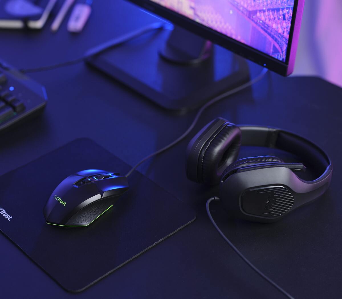 Trust miš slušalice i podloga za miš GXT790 3-in-1 gaming bundle, crna boja