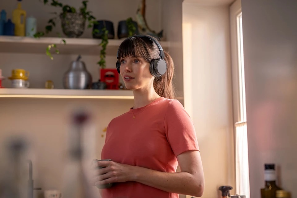 PHILIPS Bluetooth® slušalice TAH4209BK/00, Crne