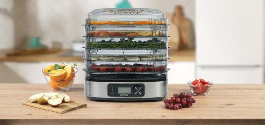 GORENJE aparat za sušenje hrane FDK500DE, 5 posuda, digitalna kontrola, 30–75°C