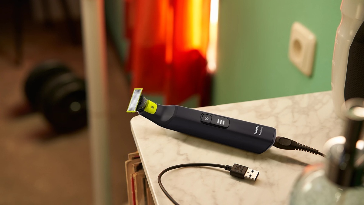 PHILIPS aparat za brijanje QP6542/15 OneBlade Pro 360 Face + Body
