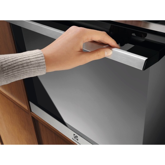 Electrolux pećnica EOE8P38X