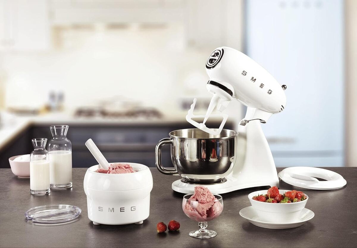 Smeg kuhinjski robot SMF02WHEU, bijeli