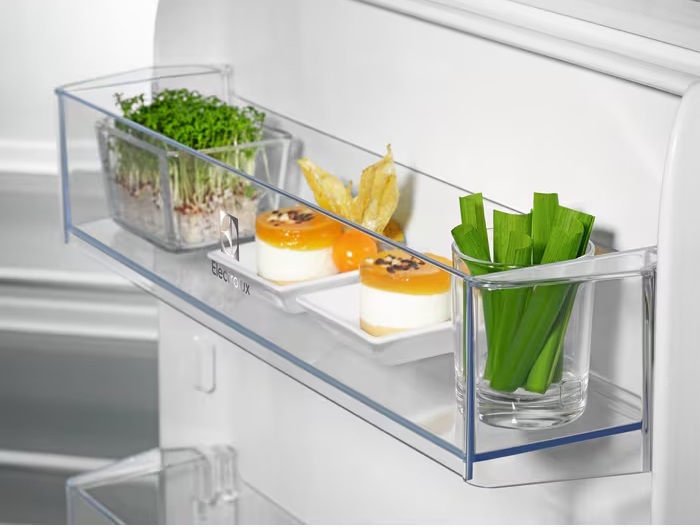 Electrolux frižider LNS3LE18S