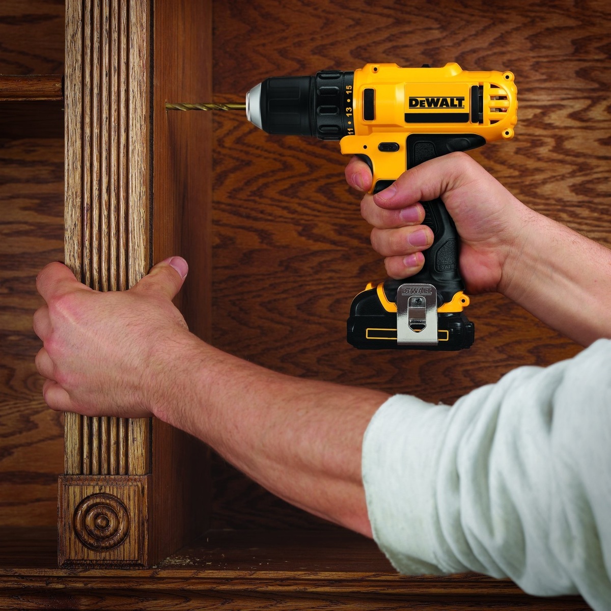 DEWALT akumulatorska bušilica 10,8 V - 2 akumulatora, punjač, kofer - DCD710D2