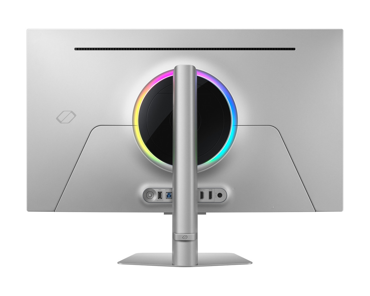 SAMSUNG monitor Odyssey G81SF gaming, 32, 4K, OLED, 250 cd/m2, AMD FreeSync Premium Pro, HDR400, HDMI, DP, 240Hz, 0.03ms
