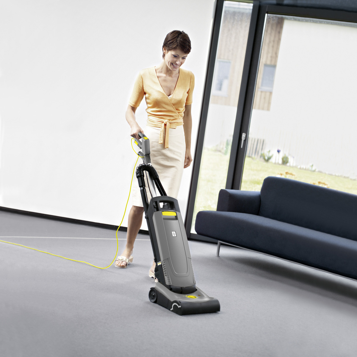 Karcher uspravni usisivač sa četkom CV 30/1