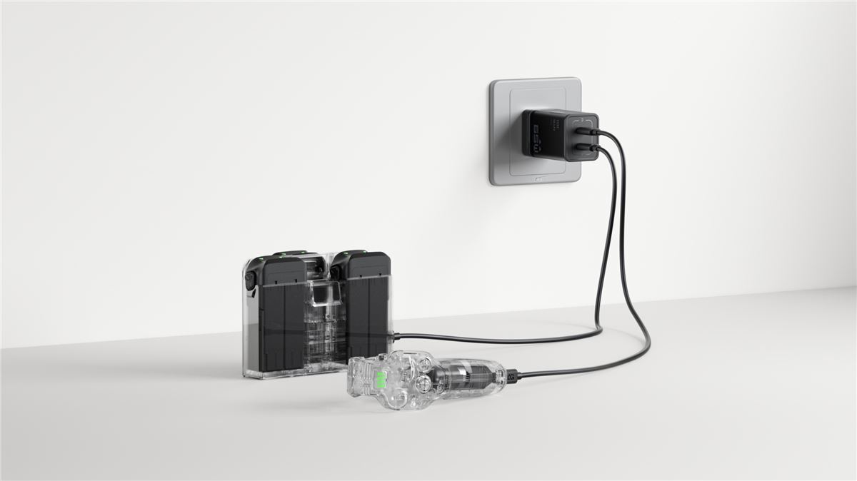 Insta360 Antigravity 65W Fast Charger, punjac brzi