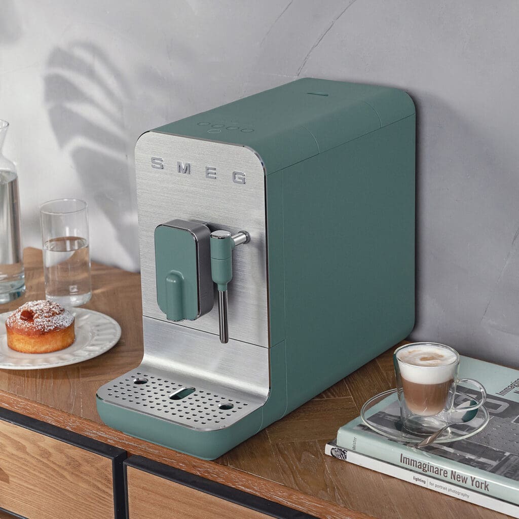 Smeg automatski aparat za espresso kafu BCC12EGMEU, zelena