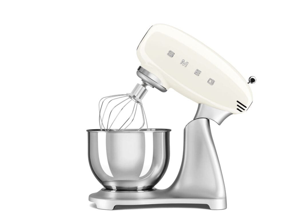 Smeg kuhinjski robot SMF04CREU, krem