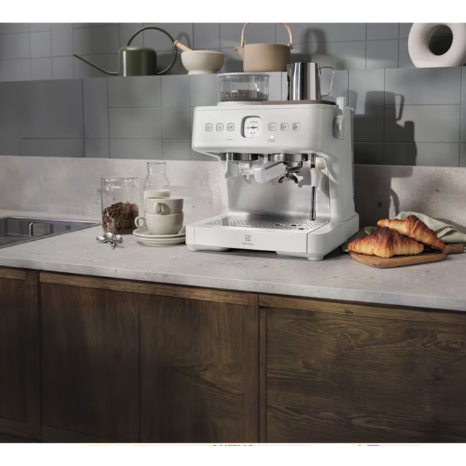 ELECTROLUX aparat za espresso kafu E8EC1-8SW 800 Series