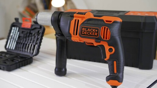 BLACK & DECKER električna udarna bušilica sa priborom BEH850KA32