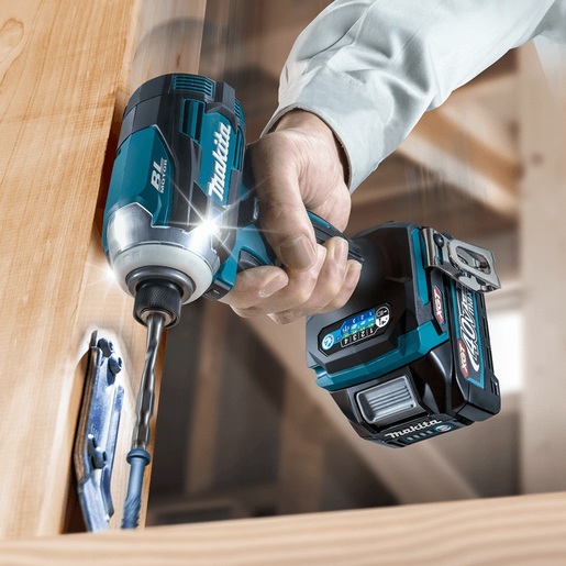 Makita akumulatorski udarni odvijač XGT TD001GD201 (40Vmax, Li-ion, 2x4Ah) brushless motor