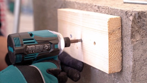 Makita akumulatorski udarni odvijač XGT TD001GD201 (40Vmax, Li-ion, 2x4Ah) brushless motor