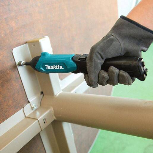 Makita akumulatorski odvijač DF001DW (3.6V,Li-ion,4Nm)