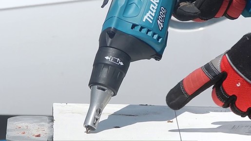 Makita izvijač FS4000JX2 (570W,0-4000 okr/min) + nastavak za šarafe
