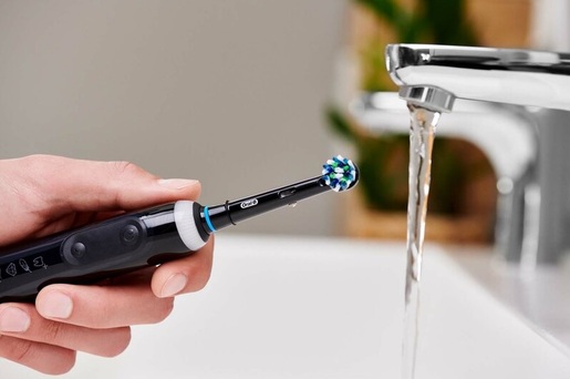 Oral-B četkica za zube Genius X Special Edition Black