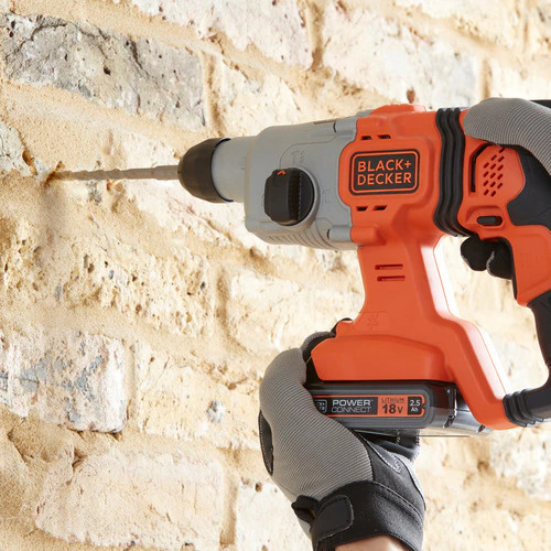 BLACK & DECKER akumulatorska udarna bušilica 18 V - BCD900E2K