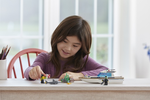 LEGO City Ronilačka jahta 60221