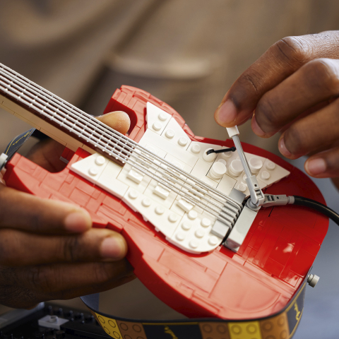 LEGO Ideas Fender Stratocaster 21329