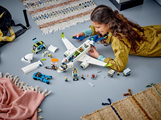LEGO® City Putnički zrakoplov 60367