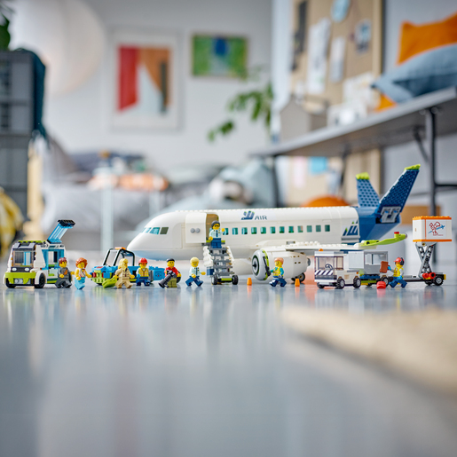 LEGO® City Putnički zrakoplov 60367