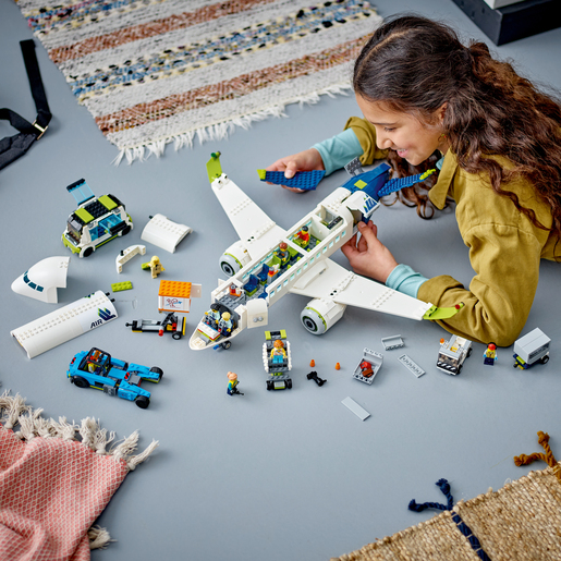 LEGO® City Putnički zrakoplov 60367