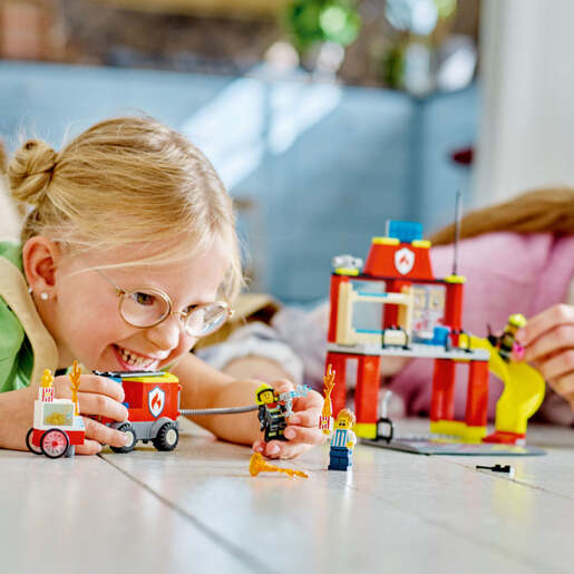 LEGO Vatrogasna postaja i vatrogasni kamion 60375