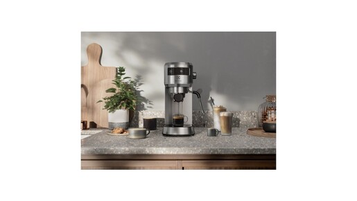 Electrolux aparat za kafu E6EC1-6ST