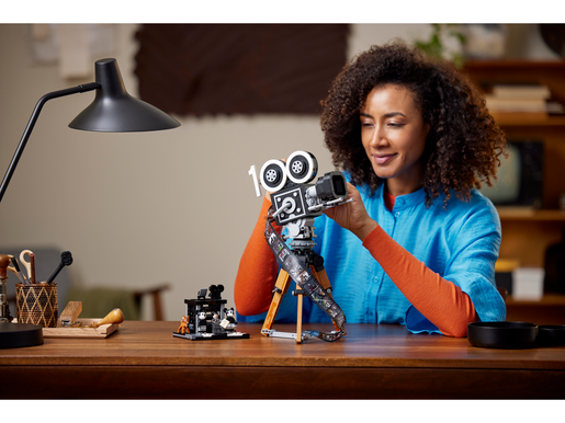 LEGO Disney Classic Kamera u čast Walta Disneyja 43230