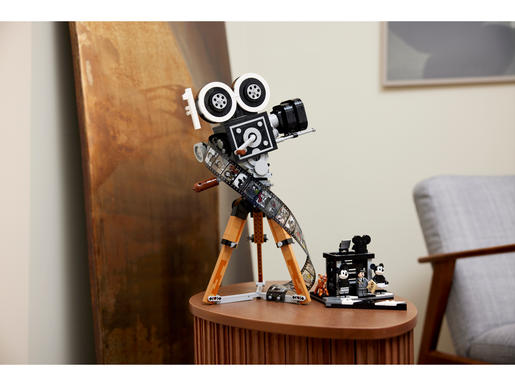 LEGO Disney Classic Kamera u čast Walta Disneyja 43230