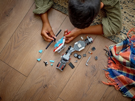 LEGO Creator Kamion s ravnom prikolicom i helikopter 31146